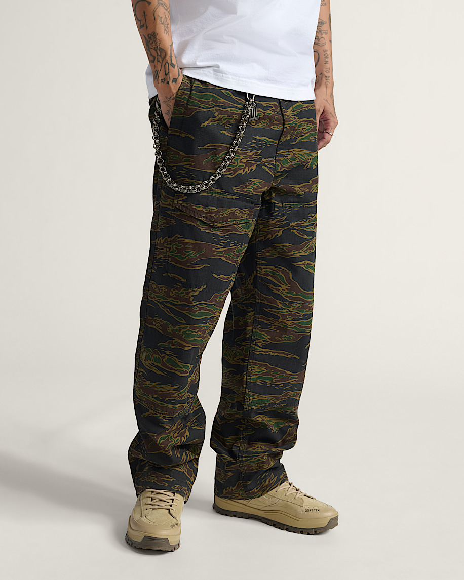 skate loose cargo pants von atiba jefferson