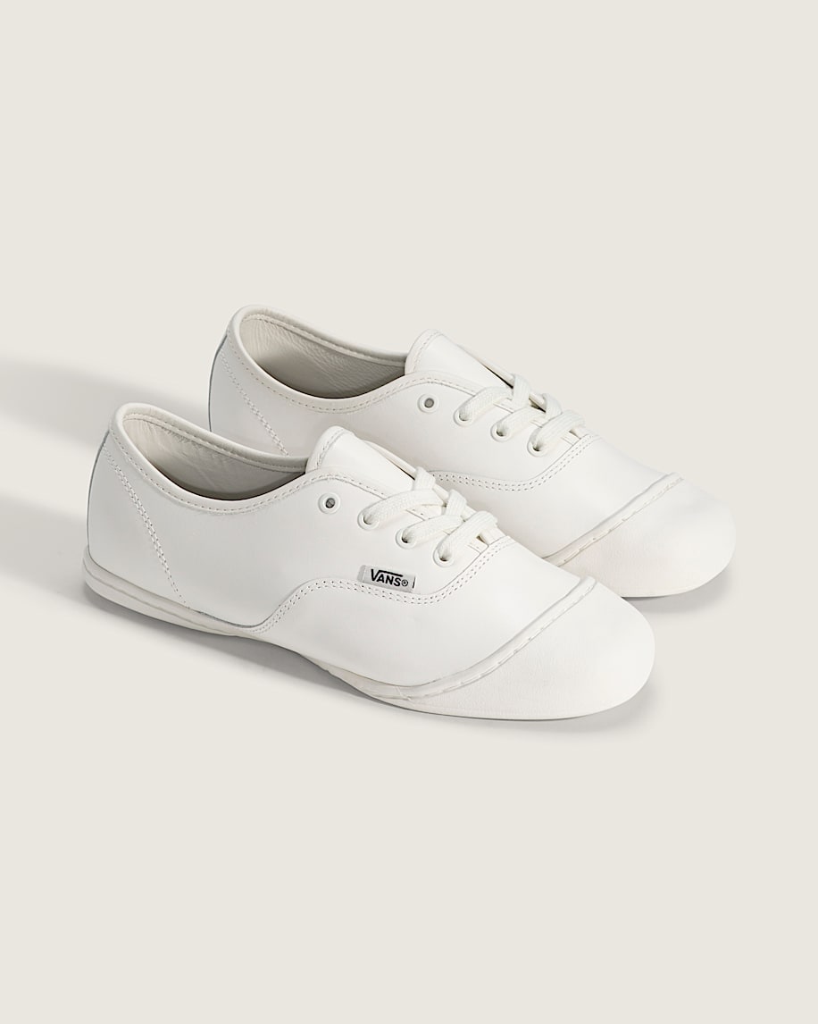 otw by vans x sr studio. la. ca. authentic 44 prima