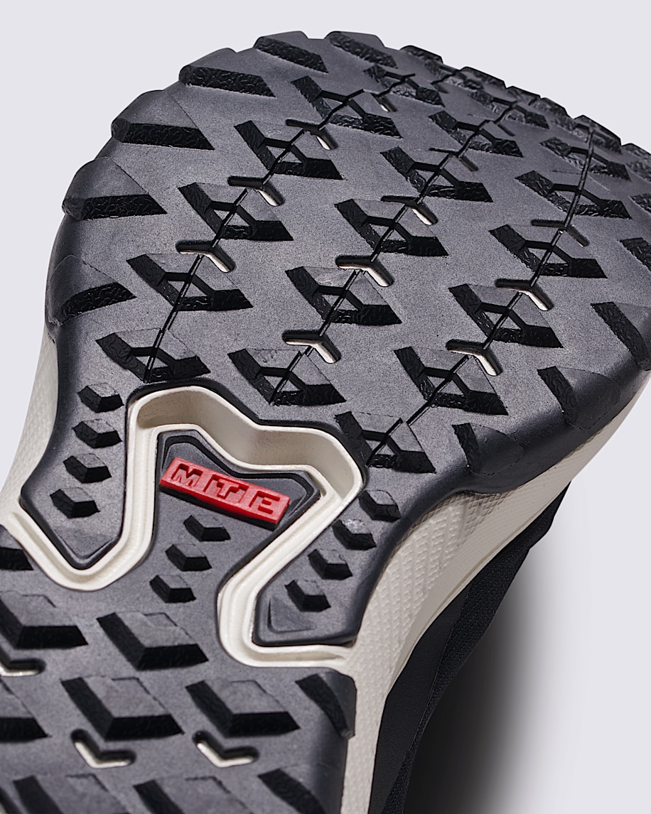 crosspath mid shoe