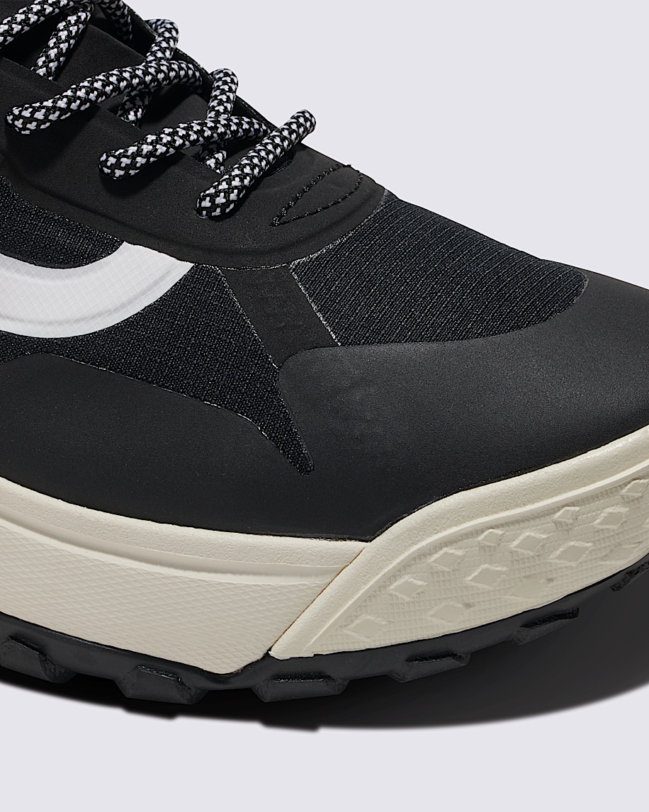 crosspath mid shoe