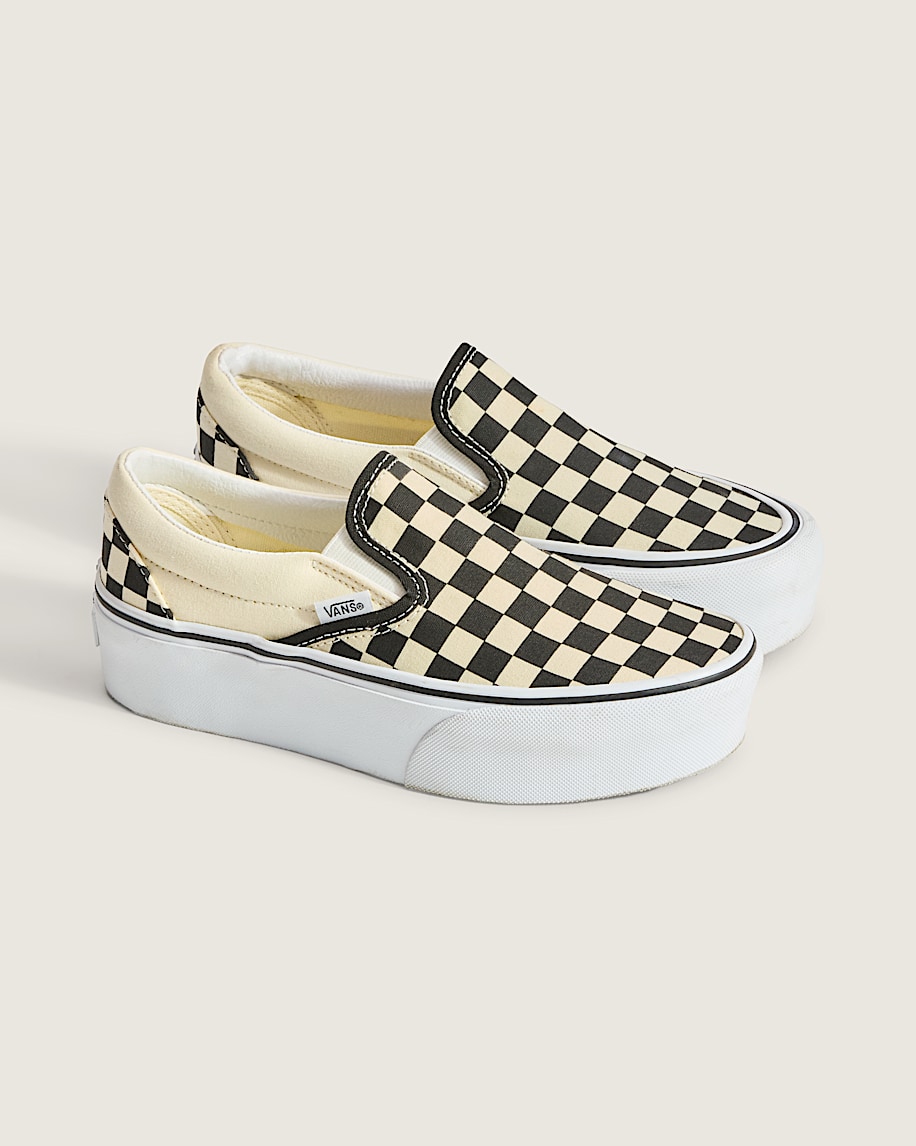 klassischer slip-on-plateauschuh mit schachbrettmuster
