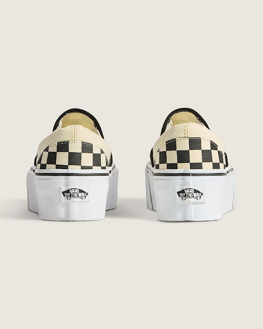 klassischer slip-on-plateauschuh mit schachbrettmuster