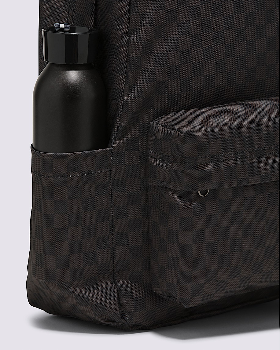 old-school-rucksack mit schachbrettmuster
