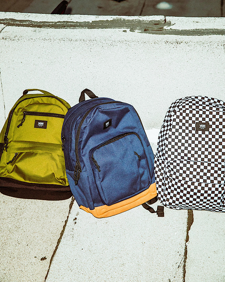 old-school-rucksack mit schachbrettmuster