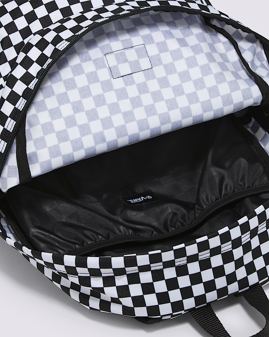 old-school-rucksack mit schachbrettmuster