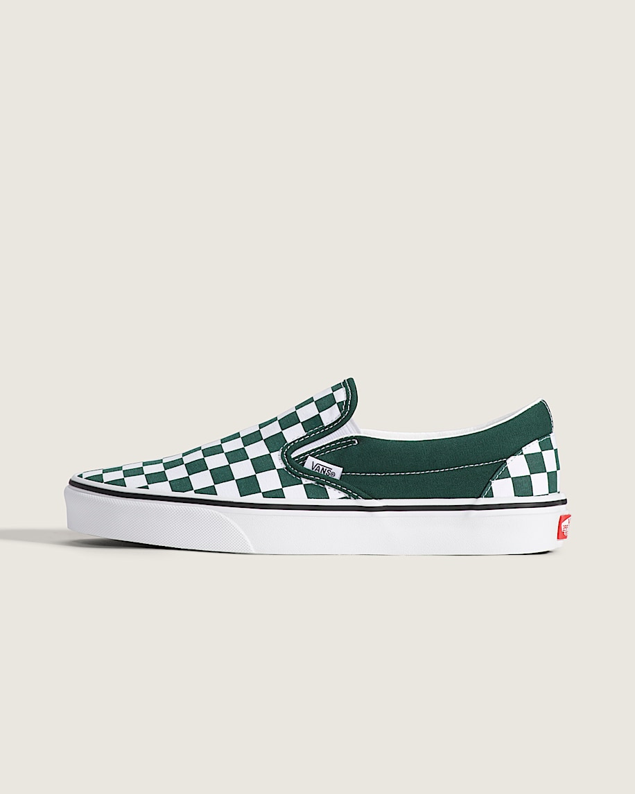 klassischer slip-on-schuh mit schachbrettmuster