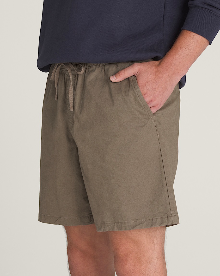 range relaxed elastic 18 shorts