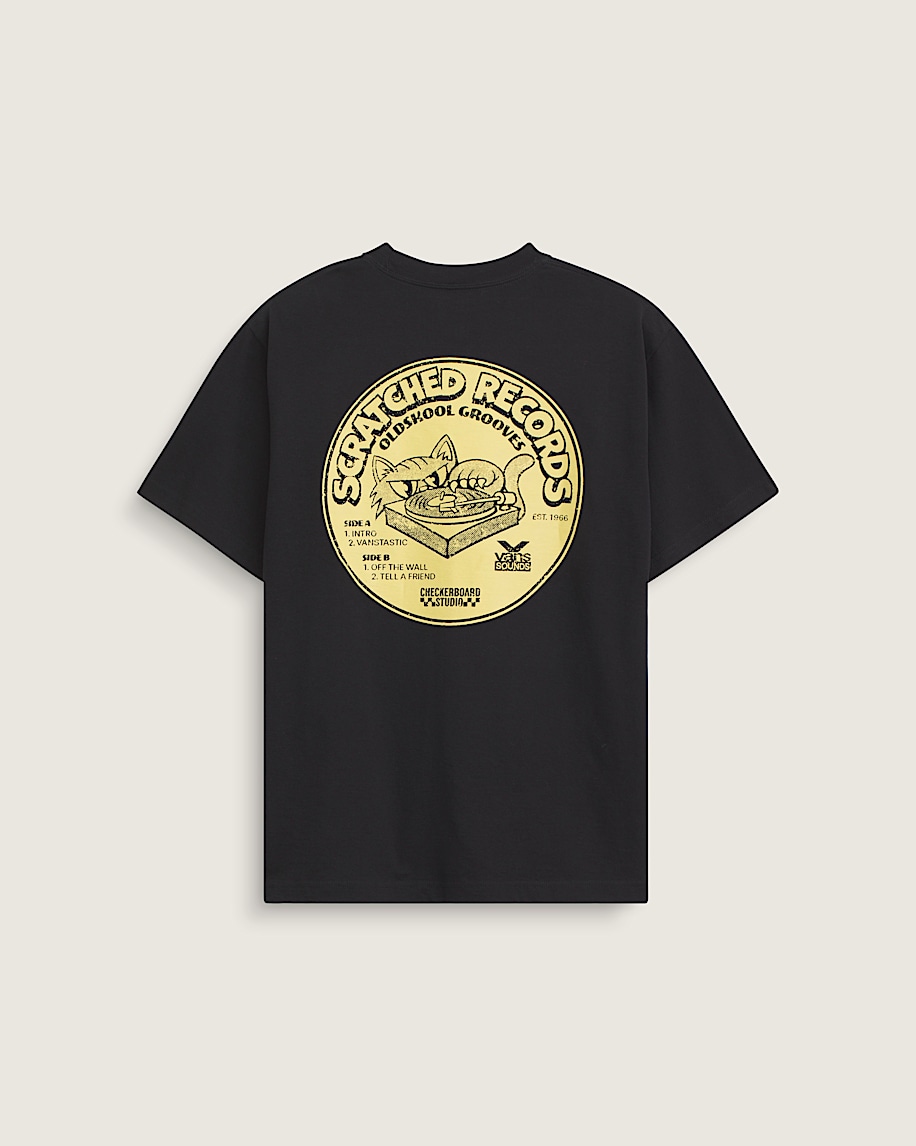 t-shirt mit kratzern auf schallplatten