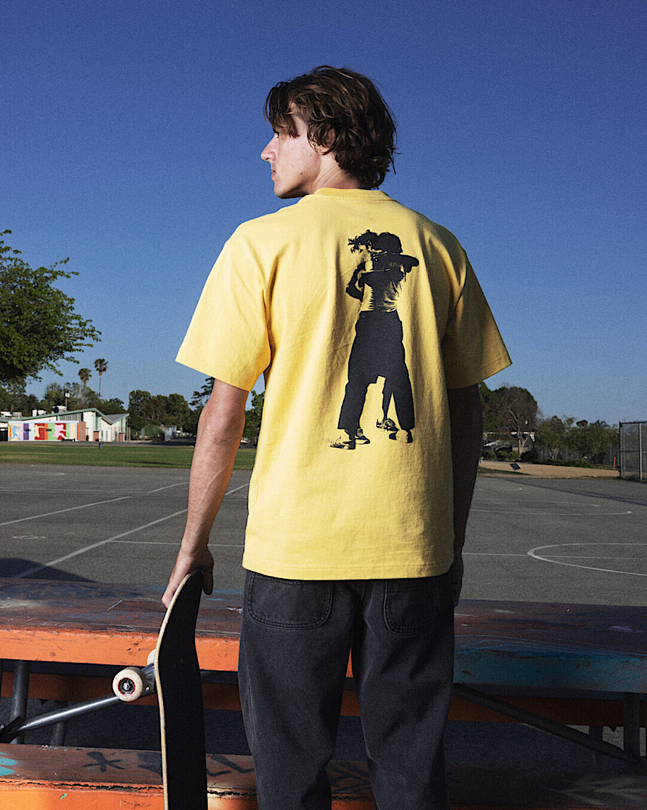 skate hug t-shirt von atiba jefferson